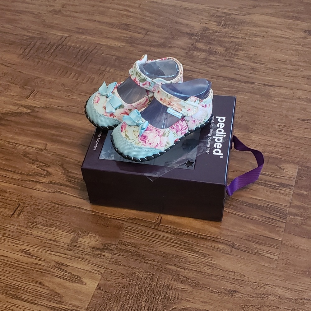 Baby pediped blue floral shoes